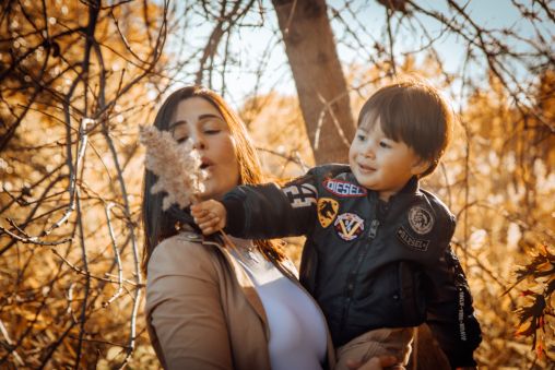 Juliana and her son Benjamin, photographed by Chris Auler.